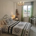 Avec Vue Panoramique Sur La Cité Médiévale Couette-café Carcassonne
