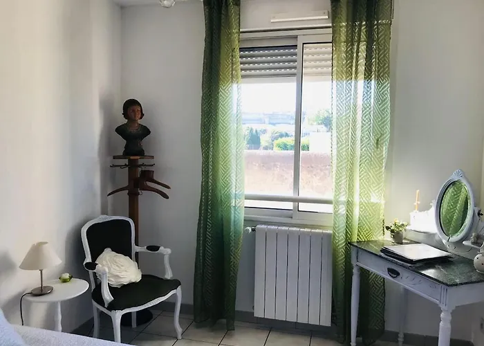 Avec Vue Panoramique Sur La Cite Medievale 3*